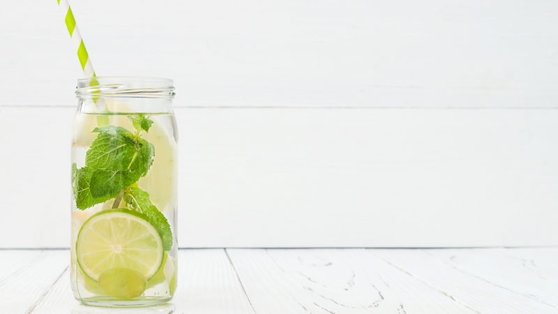 6 Creative Ways to Make Water Taste Better So You’ll Drink MORE of It ...