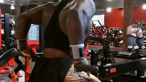 Workout with IFBB Pro Terrence Ruffin: ARM DAY DIPS