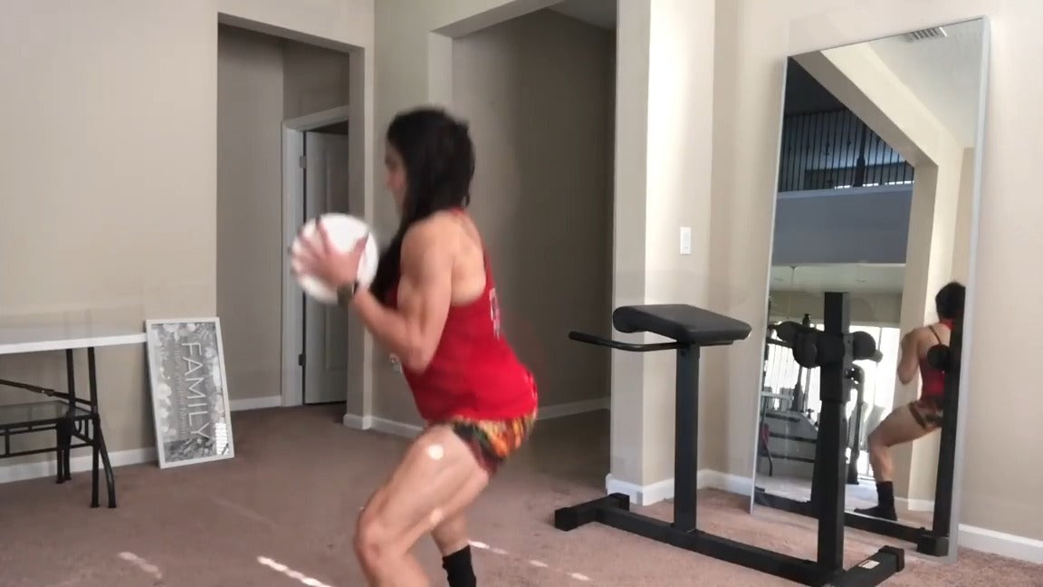 IFBB PRO Natalia Coelho: Home Workout