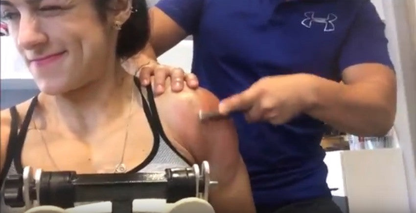 IFBB FIgure Pro Natalia Coelho Chiropractor Visit