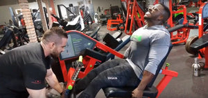 IFBB Pro Terrence Ruffin Trains legs at the MI40 Gym